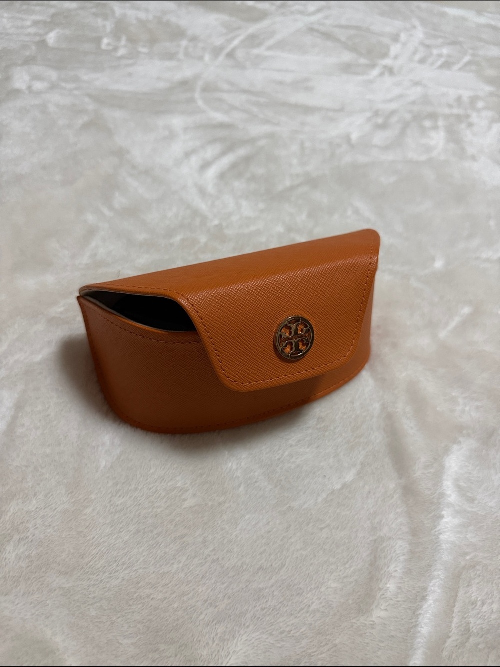 Tory Burch Black Frame Sunglasses with Orange Case - Picture 5 of 5